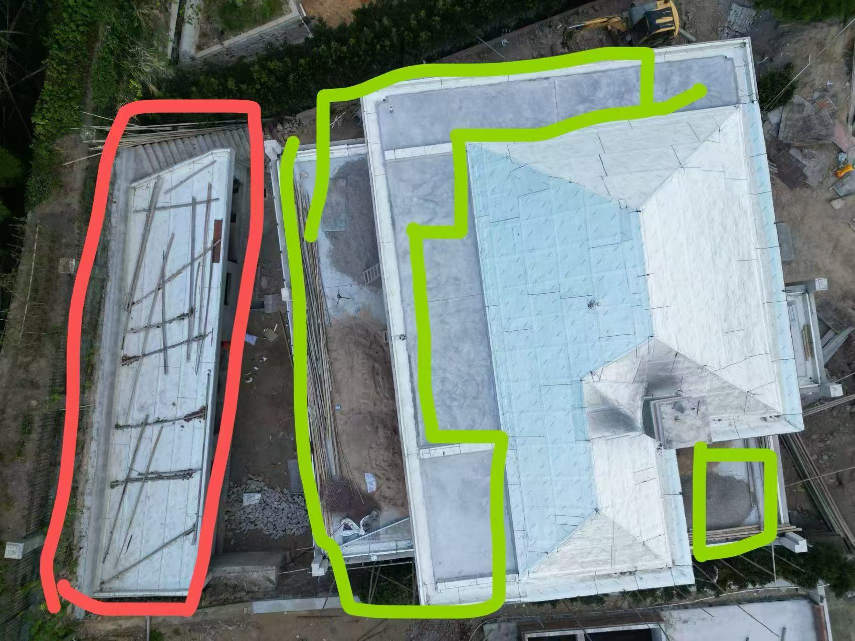 红色标示部分原为公用绿地，现被该户改成一排混凝土房子！绿色部分为违建！ ...